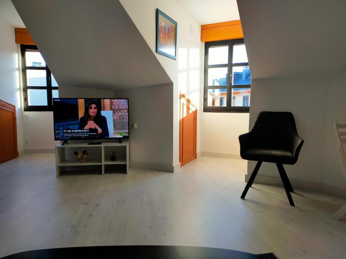 Apartamento En El Casco Antiguo De Ponferrada Exteriör bild